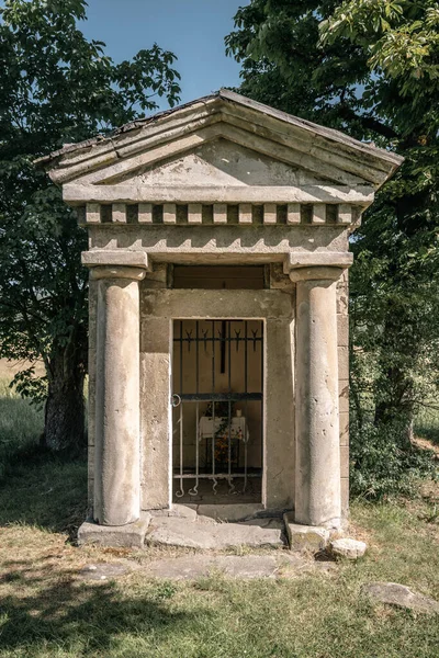 Cappella Simile Antico Tempio Una Strada Campestre Est Svor Nelle — Foto Stock