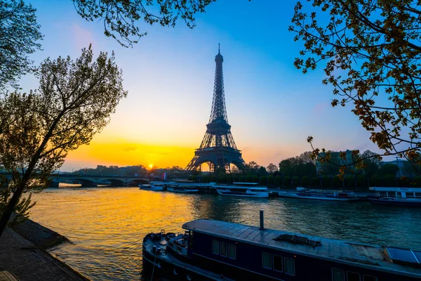 Eiffeltoren Frans Tour Eiffel Silhouet Bij Zonsopgang Zonnige Dag Uitzicht — Stockfoto
