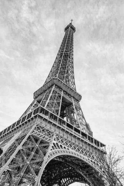 Aşağıdan Eyfel Kulesi Nin Sabah Manzarası Paris Fransa Siyah Beyaz — Stok fotoğraf