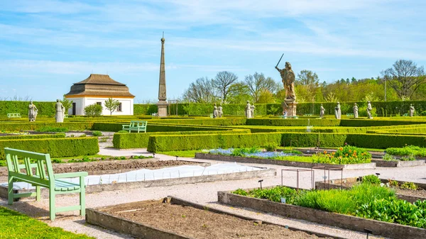 Ogrody Ziołowe Barokowego Kompleksu Szpitalnego Kuks Słoneczny Letni Dzień Czechy — Zdjęcie stockowe