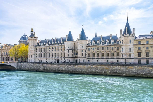 Conciergerie Tidigare Domstolsbyggnad Och Fängelse Vid Floden Seine Paris Frankrike — Stockfoto