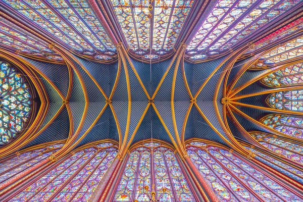 Μνημειακό Εσωτερικό Του Sainte Chapelle Βιτρό Παράθυρα Ανώτερο Επίπεδο Της — Φωτογραφία Αρχείου