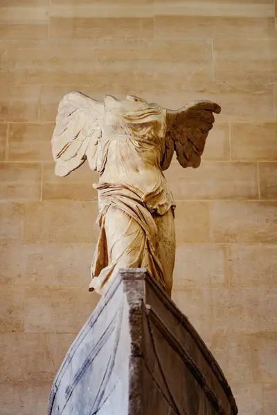 Okřídlené Vítězství Samothrace Nebo Niké Samothrace Vystaveno Pařížském Muzeu Louvre — Stock fotografie
