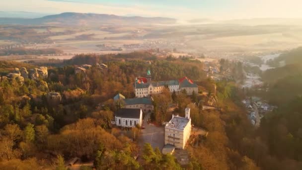 Hruba Skala Chateau Penhasco Arenito Bohemian Paradise Czech Cesky Raj — Vídeo de Stock