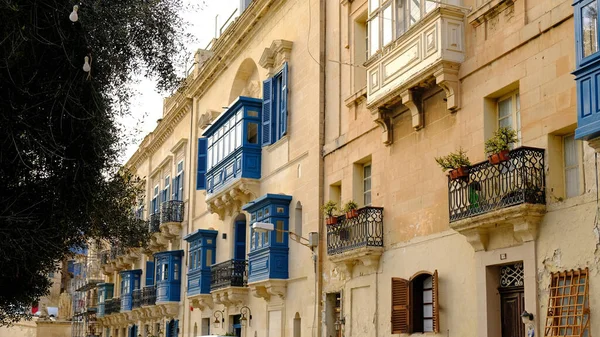 Buiten Van Typische Huizen Het Mediterrane Eiland Malta Typische Woonhuizen — Stockfoto