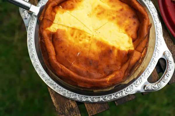 Lezzetli bir ev ve doğum günü partisinde el yapımı kakke. Üst görünüm yüksek kalite fotoğraf