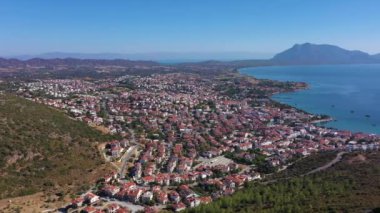 Sunny Day 'de Datca Town' da. Hava görüntüsü. Türk Rivierası. Hindi. Yörüngede