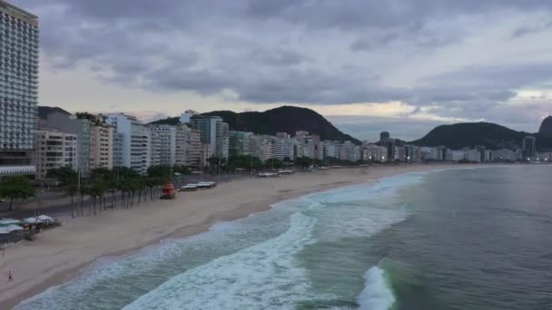 Rio Janeiro City Cloudy Morning Copacabana Beach Atlantic Ocean Aerial — Vídeo de Stock