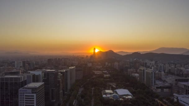 Santiago City Skyline Při Západu Slunce Aerial Hyper Lapse Time — Stock video