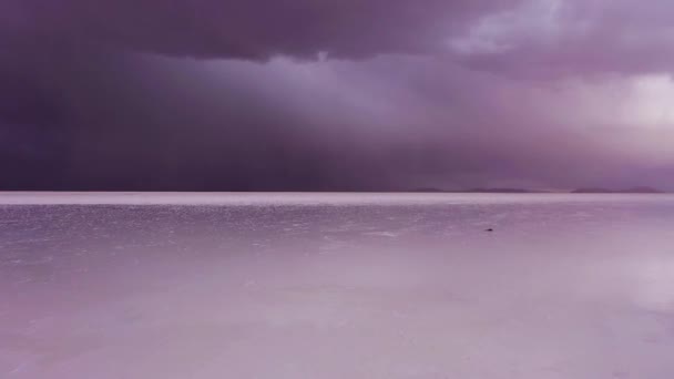 Uyuni Salt Flats Salar Uyuni Flygutsikt Altiplano Bolivia Regnsäsong Dramatisk — Stockvideo