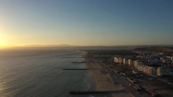 科斯塔达卡帕里卡和大西洋日落 葡萄牙 空中景观 飞行员飞向前方 — 图库视频影像