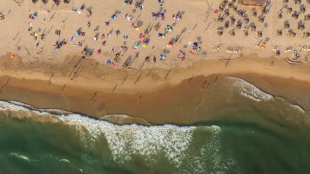 Фонте Телха Бич Атлантический Океан Толпа Людей Португалия Вид Сверху — стоковое видео
