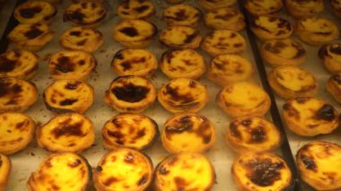 Pastel De Nata. Portekiz Geleneksel Yumurta Kremalı Turta Pastası. Fırında tartlar