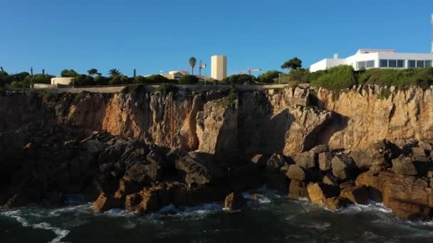 Cascais Portugal August 2022 Klippen Leuchtturm Von Guia Und Atlantik — Stockvideo
