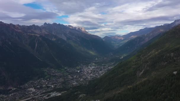 Vallée Montagnes Chamonix Dans Les Alpes Françaises Vue Aérienne France — Video