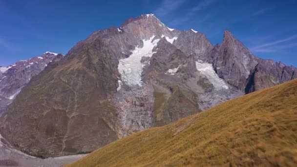 Mont Black Mountain Día Soleado Alpes Italianos Italia Vista Aérea — Vídeos de Stock