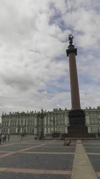 Saint Petersburg Ryssland Juni 2019 Slottstorget Alexander Kolumn Vinterpalatset Och — Stockvideo