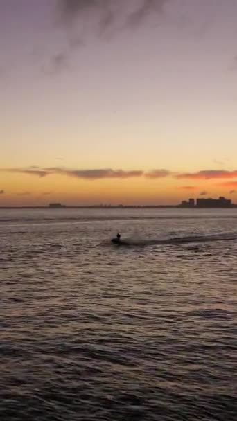 Silhouette Von Jet Ski Bei Sonnenuntergang Miami Florida Usa Luftaufnahme — Stockvideo