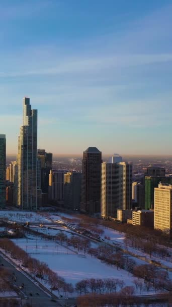 Chicago Loop Frozen Lake Michigan Skyscrapers South Side District Sunrise — Vídeos de Stock