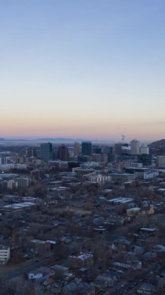 Salt Lake City Skyline Ochtendschemering Bergen Winter Uitzicht Vanaf Liberty — Stockvideo