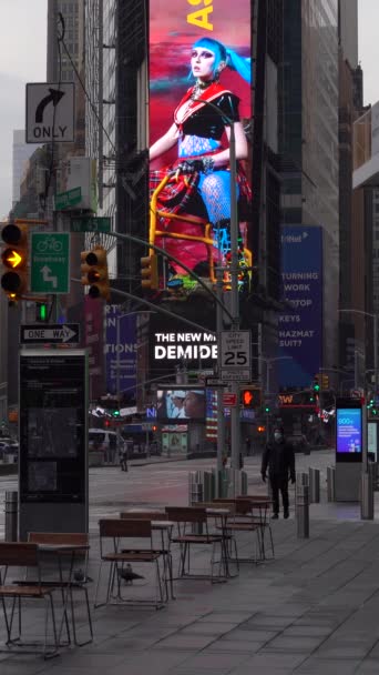 New York City Usa Januari 2021 Mensen Dragen Maskers Times — Stockvideo