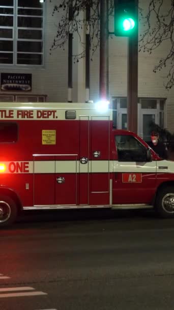 Seattle Usa Februari 2021 Seattle Fire Department Medic One Ambulance — Stockvideo