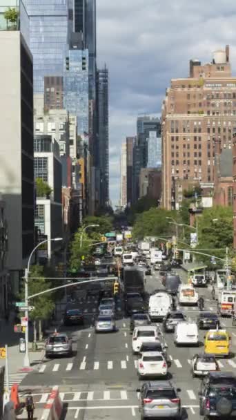 New York City Usa September 2021 Biltrafik 10Th Avenue Manhattan — Stockvideo