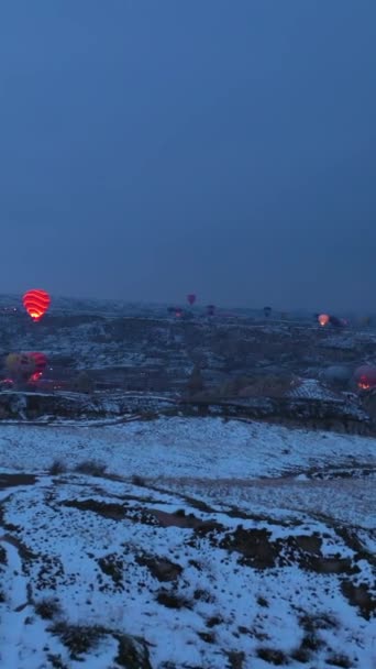 Cappadocia Turkey Dubna 2021 Horkovzdušné Balóny Cappadocii Zimním Ranním Soumraku — Stock video