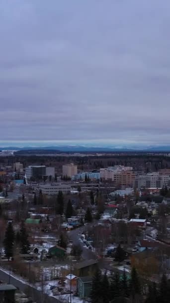 Fairbanks Downtown Пасмурный Зимний День Аляска Сша Вид Воздуха Дрон — стоковое видео