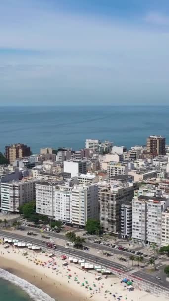 Rio Janeiro Kaupunki Aurinkoisena Päivänä Copacabana Beach Ipaneman Naapurusto Atlantin — kuvapankkivideo