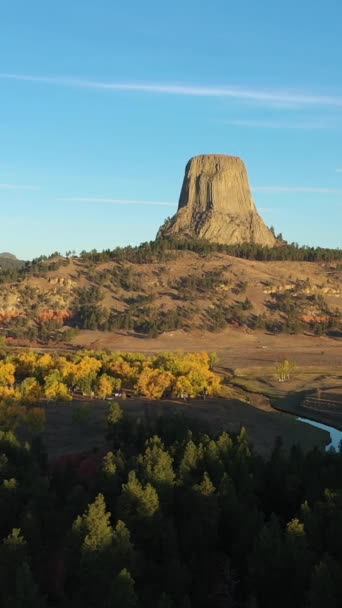 Devils Tower Butte Belle Fourche River Sunny Autumn Morning Ban — Stock videók