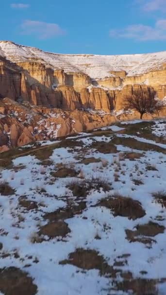 Cappadocia Zimě Při Západu Slunce Snowy Hills Pilars Krocan Letecký — Stock video