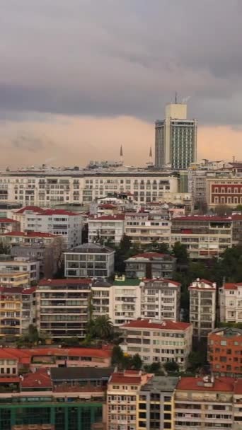 Der Istanbuler Stadtteil Beyoglu Einem Trüben Morgen Frühling Türkei Luftaufnahme — Stockvideo