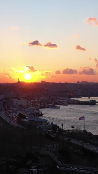 Beyoglu Και Fatih Επαρχίες Της Κωνσταντινούπολης Silhouette Στο Ηλιοβασίλεμα Στο — Αρχείο Βίντεο