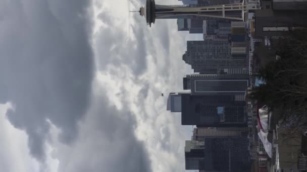 Seattle Downtown Cloudy Day Eua Panning Motion Time Lapse Inglês — Vídeo de Stock