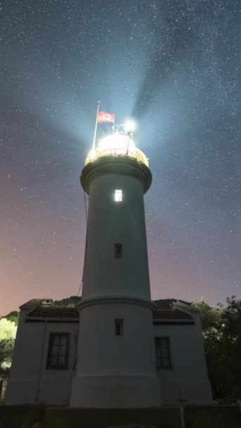 Calea Lactee Albastră Peste Far Gelida Timp Noapte Cerul Înstelat — Videoclip de stoc
