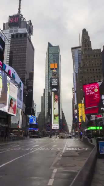 New York City Usa Januari 2021 Auto Verkeer Mensen Times — Stockvideo