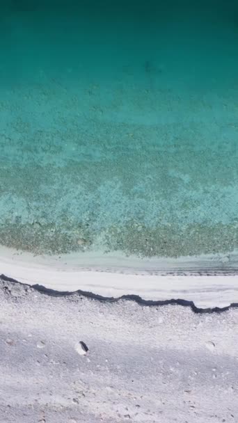 萨尔达湖滨 土耳其布尔杜尔省 土耳其马尔代夫 空中垂直自上而下的视图 博士飞的西道 垂直录像 — 图库视频影像