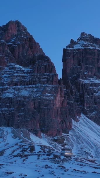 Tre Cime Lavaredo Three Peaks Morning Twilight Winter Auronzo Hut — Vídeo de Stock