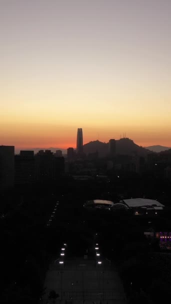 Santiago City Silhouette Při Západu Slunce Letecký Pohled Las Condes — Stock video