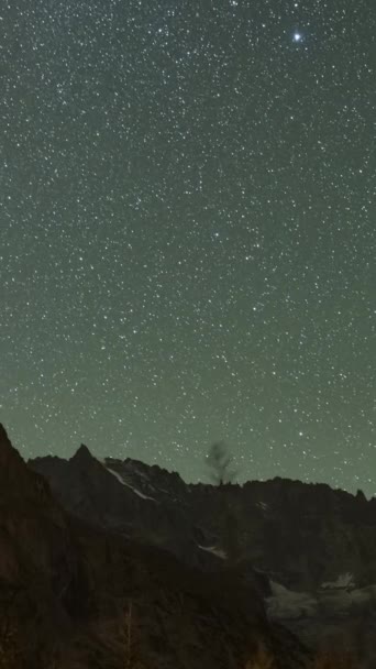 Mléčná Dráha Přes Hory Mont Blanc Massif Švýcarsko Hvězdné Nebe — Stock video
