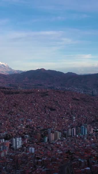 Пас Гора Имани Вид Воздуха Боливия Золотой Час Дрон Летит — стоковое видео