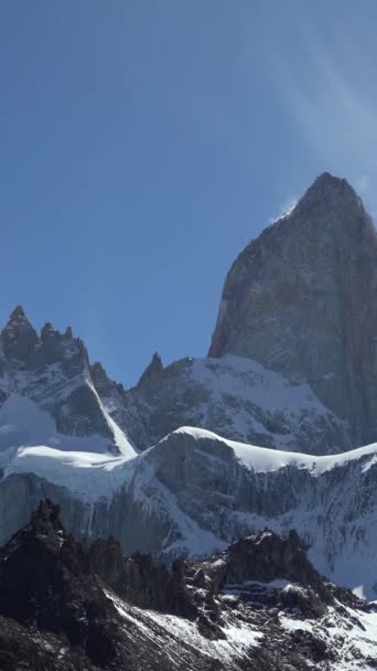 Маунт Фитц Рой Заснеженные Горы Солнечный День Андес Патагония Аргентина — стоковое видео
