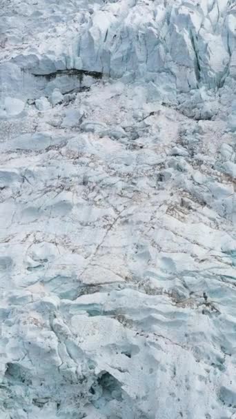 Ледник Боссонов Французских Альпах Вид Воздуха Францию Орбите Вертикальное Видео — стоковое видео