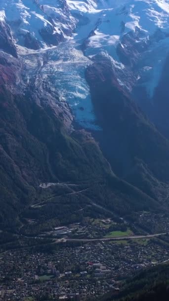 Chamonix Valley Mont Blanc Aiguille Midi Mountains Sunny Day Alpes — Vídeo de Stock