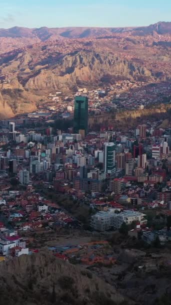 Paz City Vid Soluppgången Flygutsikt Zona Sur Distriktet Bolivia Gyllene — Stockvideo