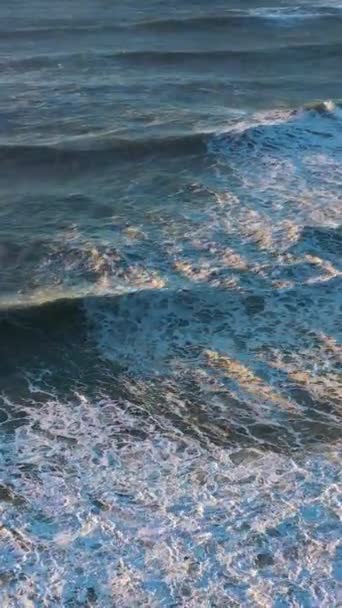 Samudera Atlantik Nazare Portugal Big Waves Pemandangan Udara Drone Flies — Stok Video