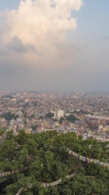 Sunset 'te Katmandu Panorama. Nepal 'de. Zaman ayarlı. Dikey Video