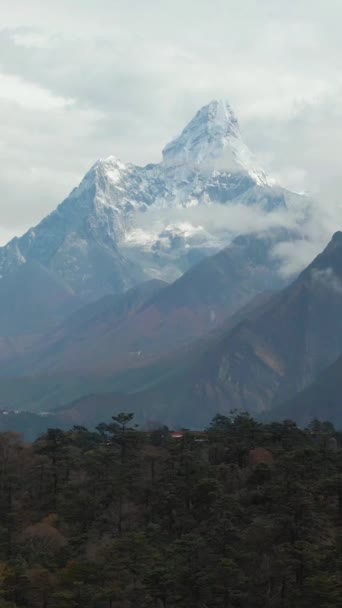 Montaña Ama Dablam Himalaya Nepal Vista Aérea Drone Vuela Hacia — Vídeo de stock