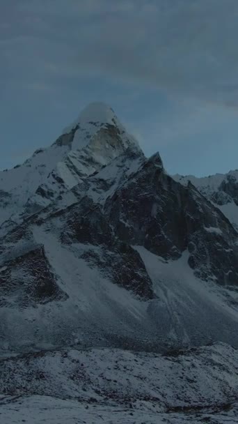 Ama Dablam Mountain Bij Zonsondergang Bij Chukhung Himalaya Nepal Luchtfoto — Stockvideo
